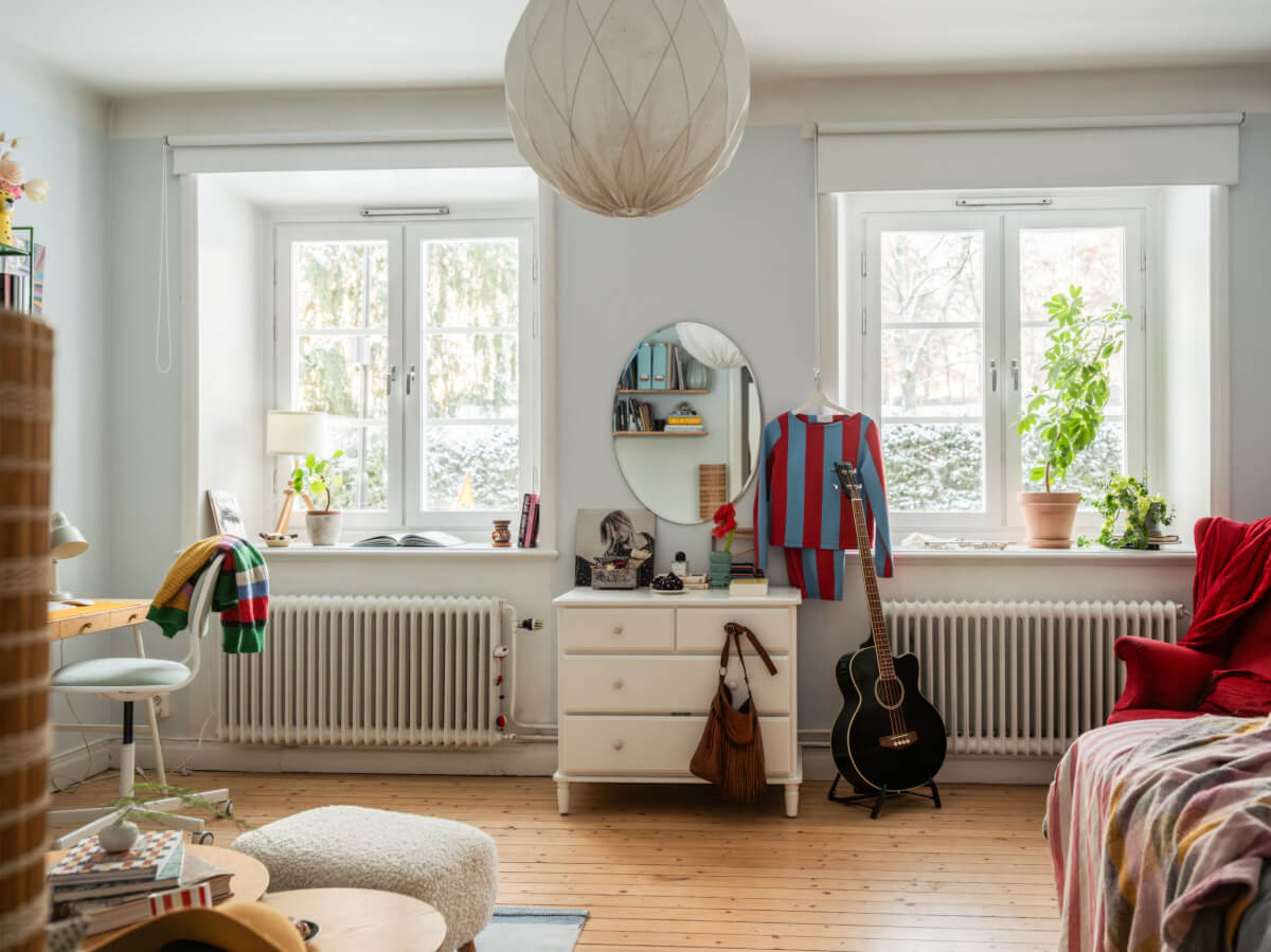 A Charming and Light-Filled Studio Apartment in Stockholm 5 studio apartment wooden floor