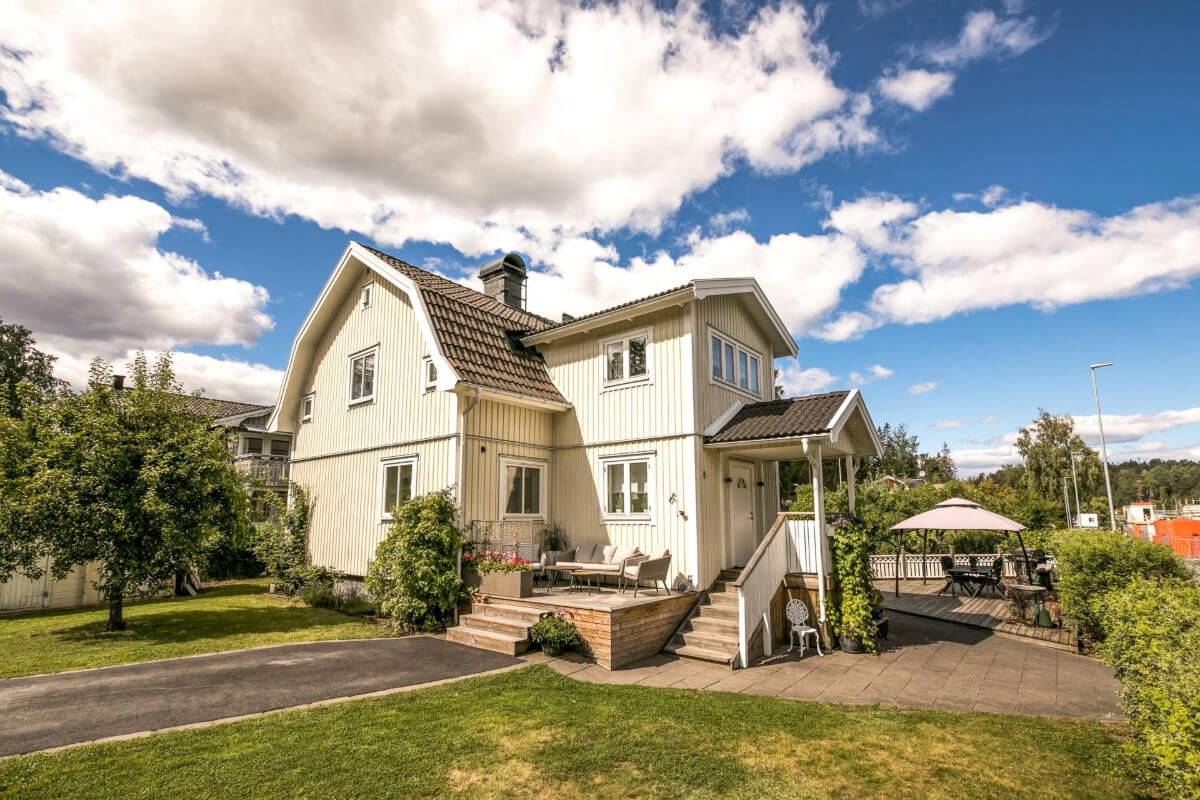 A Charming Home with Lake Views South of Stockholm 22 swedish country home A Charming Home with Lake Views South of Stockholm