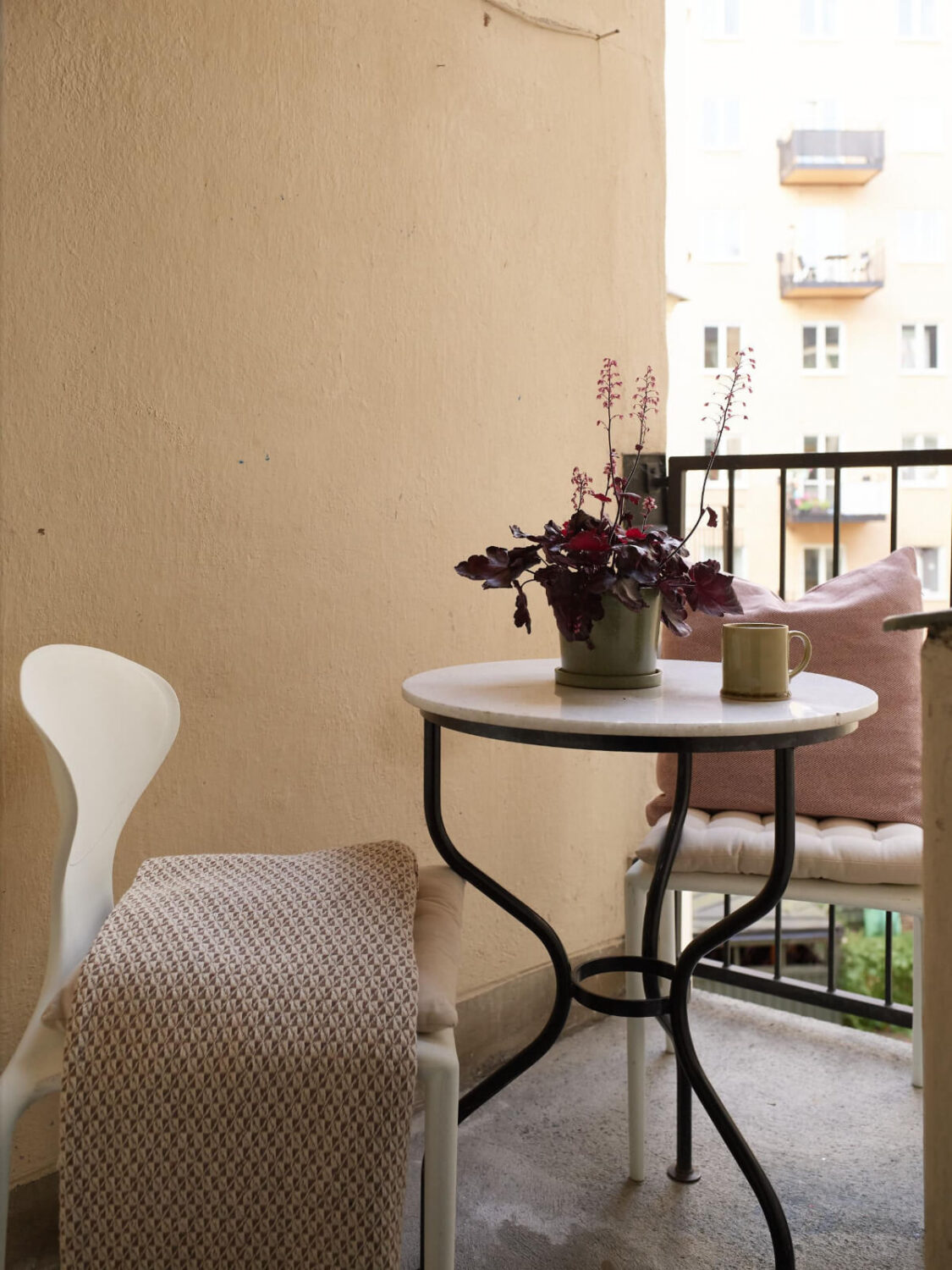 A Grand Early 20th-Century Apartment in Stockholm 16 tiny balcony
