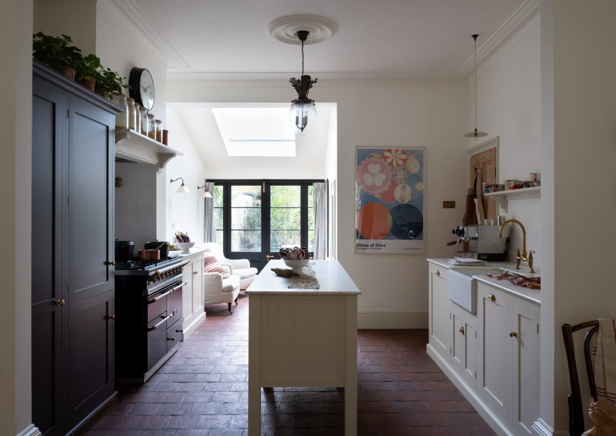 A Beautiful Shaker-Style deVOL Kitchen in a Victorian House 1 6.TheRealShakerKitchen-deVOL_LOW-RES