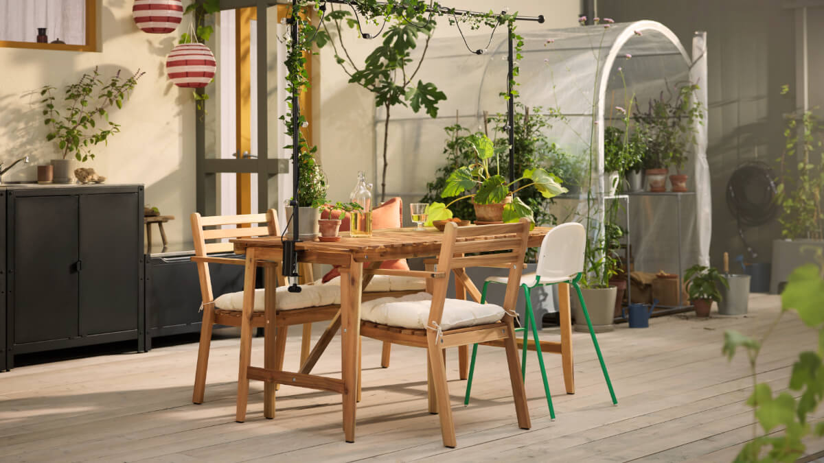 New IKEA Balcony and Garden Inspiration for Summer 2025 37 IKEA ASKHOLMEN karmstol PH201946 New IKEA Balcony and Garden Inspiration for Summer 2025