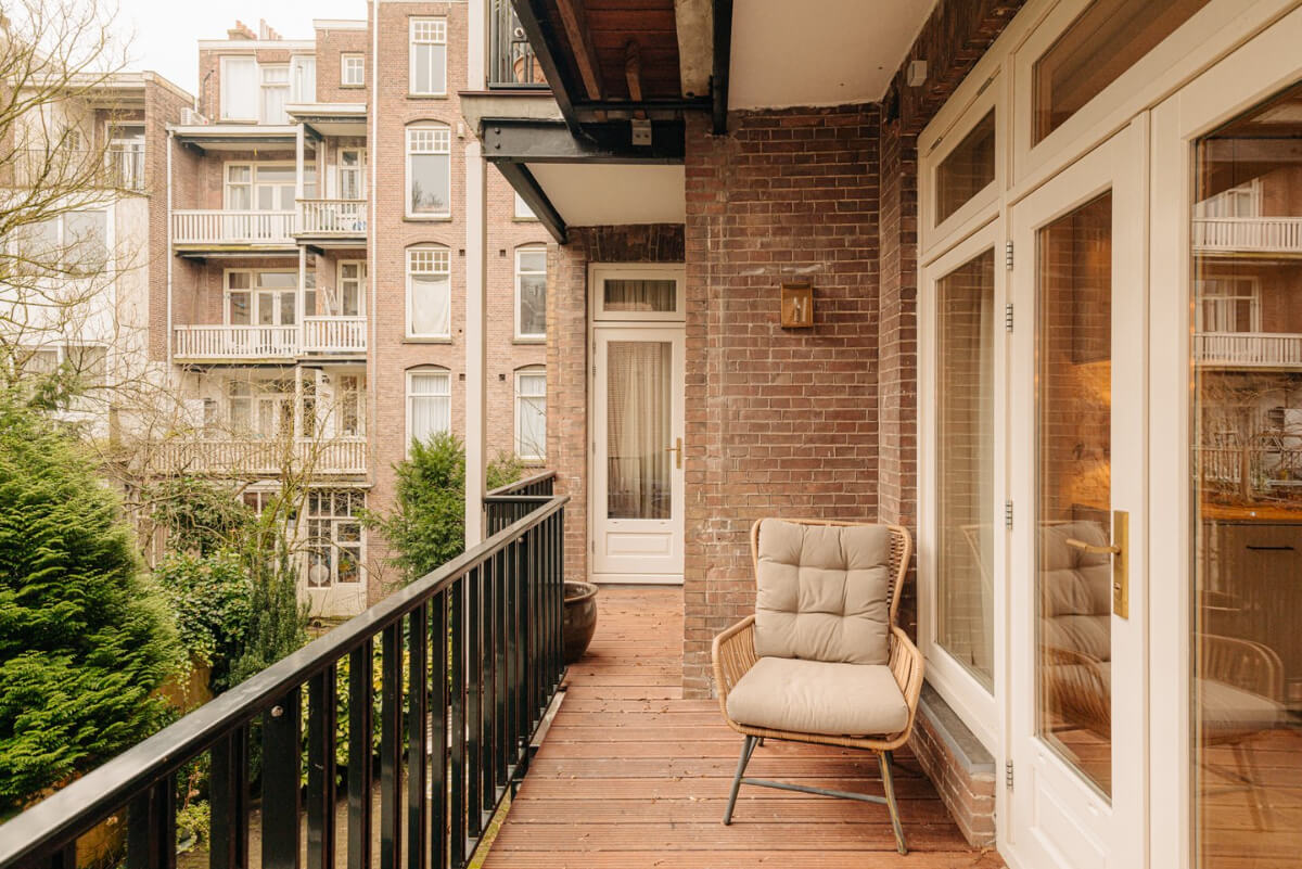 A Luxurious Apartment in Amsterdam with a Lovely Master Suite 6 balcony