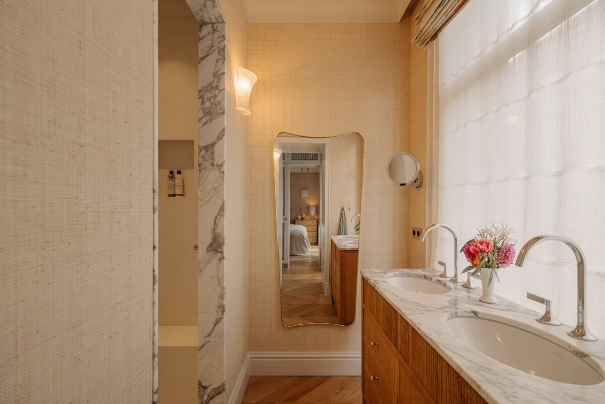A Luxurious Apartment in Amsterdam with a Lovely Master Suite 16 bathroom wallpaper marble tiles