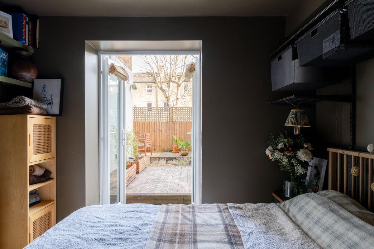 A Muted Color Palette in a Charming Ground Floor Apartment 14 bedroom access to garden