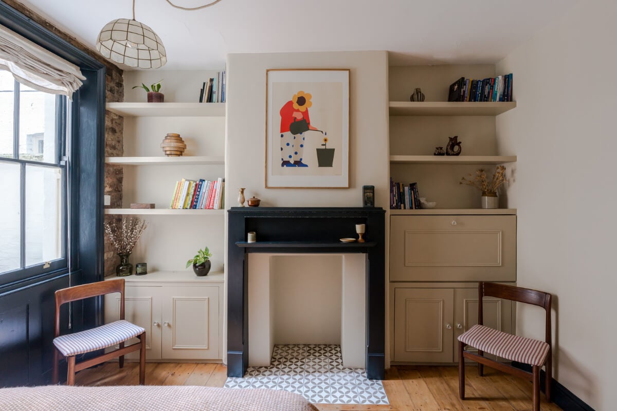 Contemporary Design in a Victorian Ground Floor Apartment 10 bedroom firpelace bookshelves