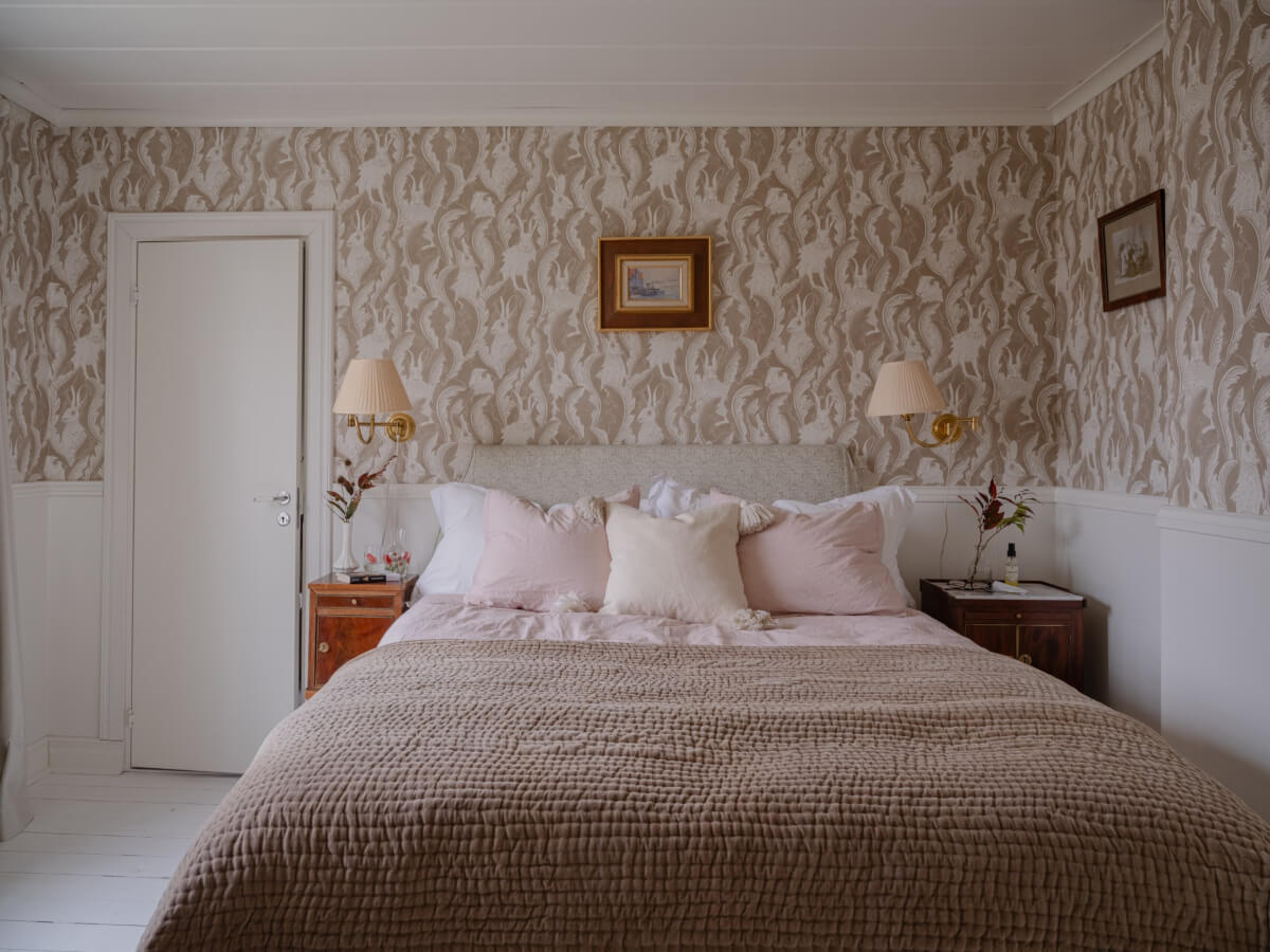 A Romantic Countryside Villa North of Stockholm 25 bedroom wallpaper