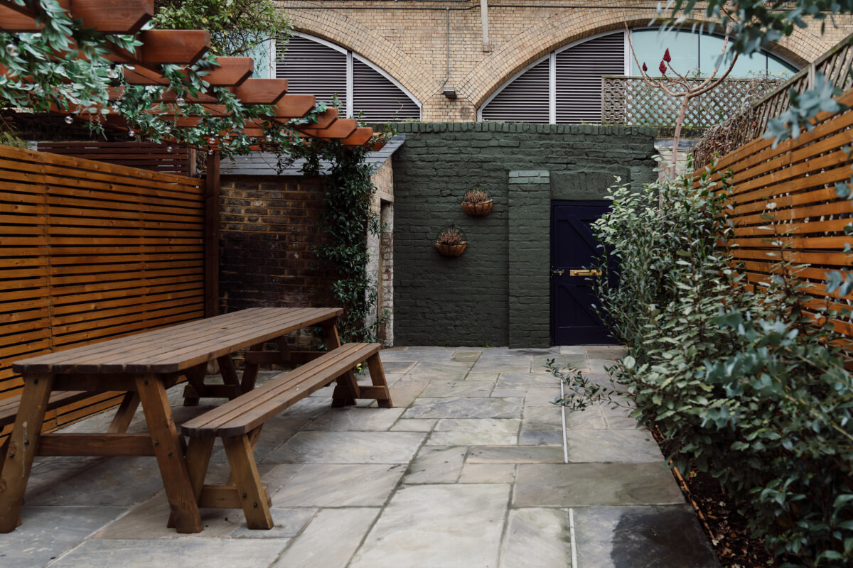 A Renovated Georgian House with an Extended Kitchen 11 city garden