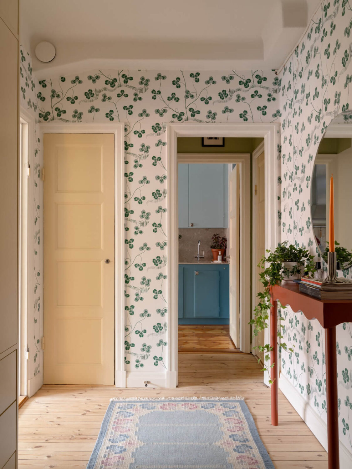 Best of 2025: Hallways 6 clover wallpaper