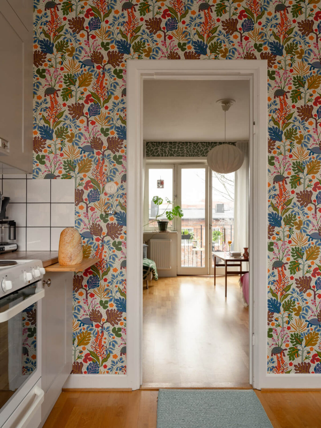 Colorful Wallpapers in a Well-Planned 1940s Apartment 15 colorful wallpaper