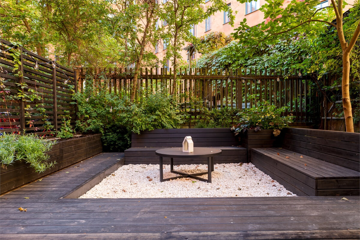 A Colorful Basement Duplex Apartment in Stockholm 22 communal courtyard garden A Colorful Basement Duplex Apartment in Stockholm