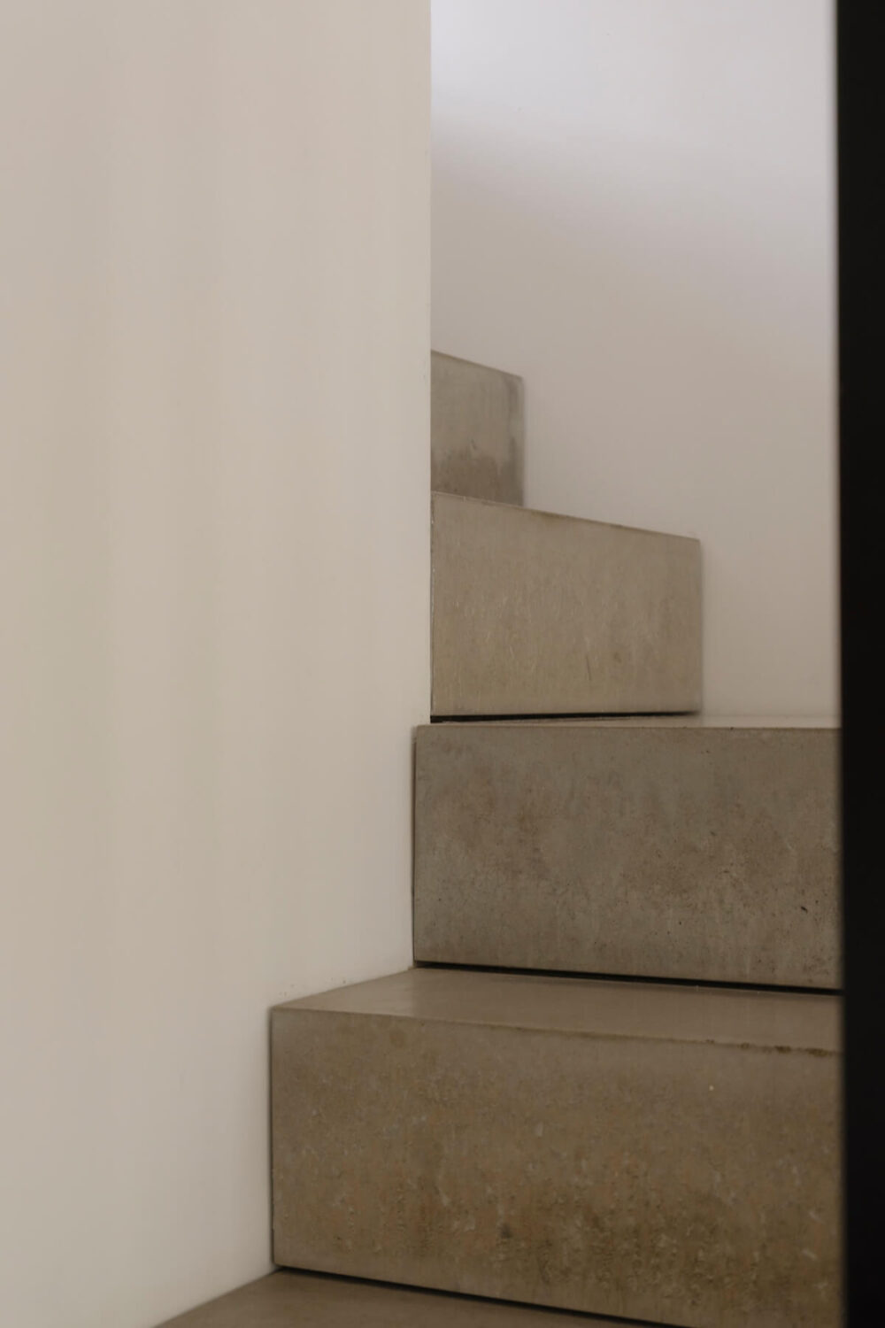 Five-Meter Glazed Garden Doors in an Expanded London Home 16 concrete staircase