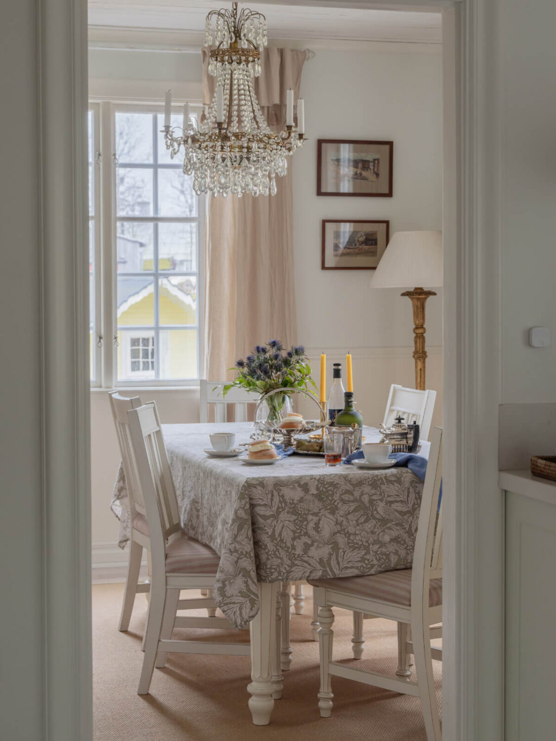 A Romantic Countryside Villa North of Stockholm 7 dining room chandelier
