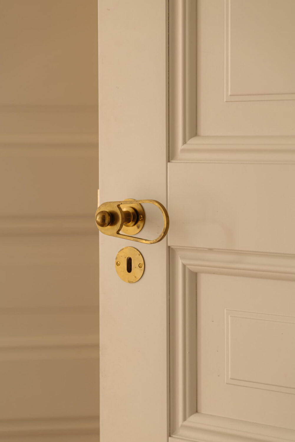 A Luxurious Apartment in Amsterdam with a Lovely Master Suite 20 door detail