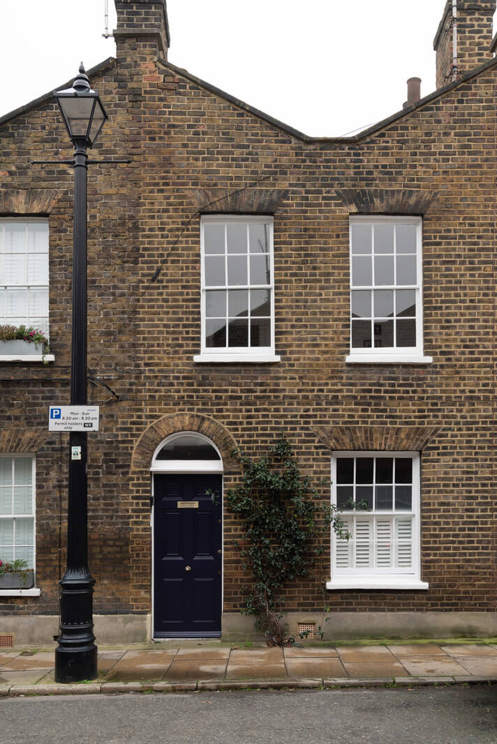A Renovated Georgian House with an Extended Kitchen 28 facade london home