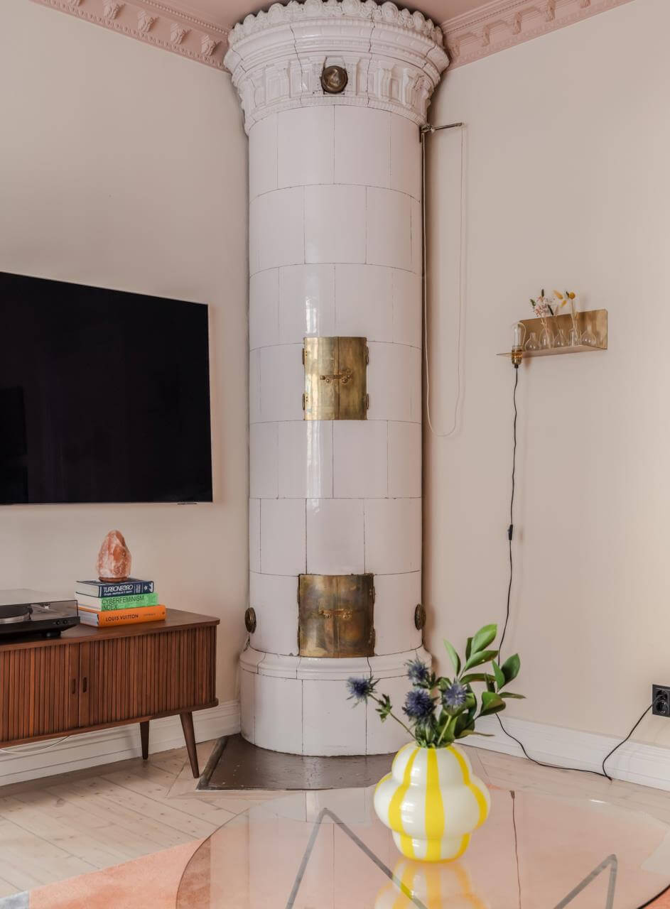 Pastel Colors and Contemporary Design in a Late 19th Century Apartment 4 fireplace