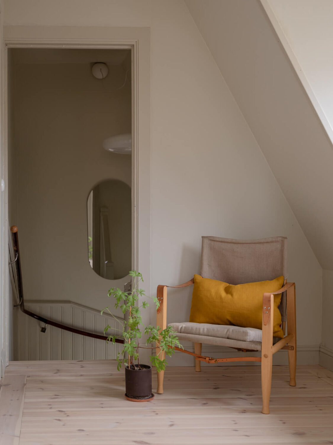 A 1920s Villa Pairs Modern Design and Period Features 18 first floor landing