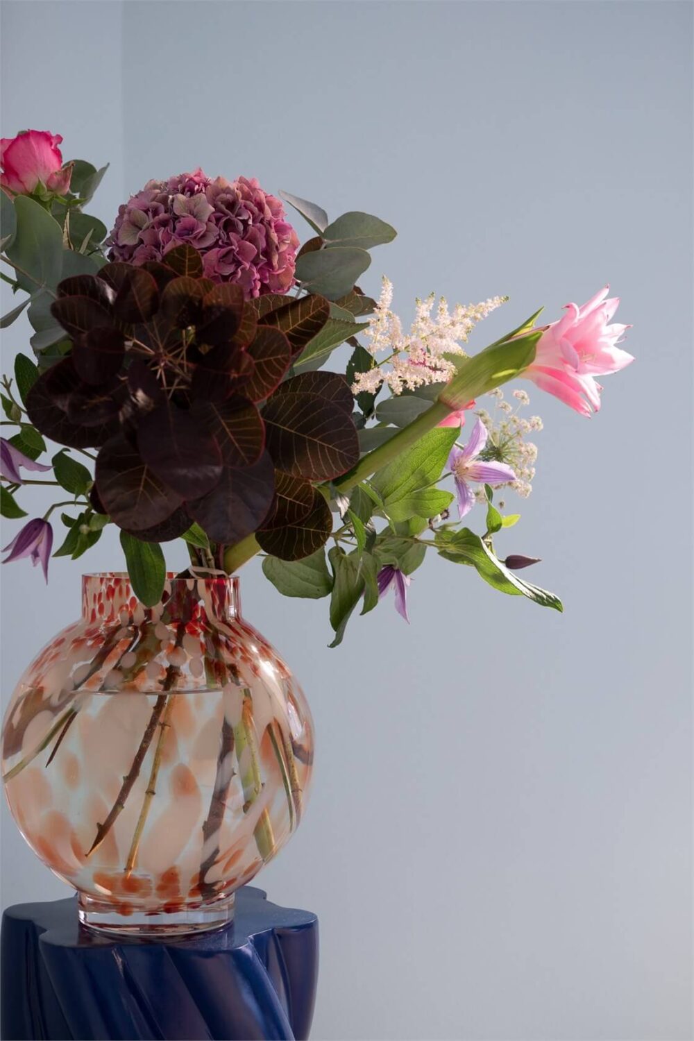 A Colorful Basement Duplex Apartment in Stockholm 20 flowers vase