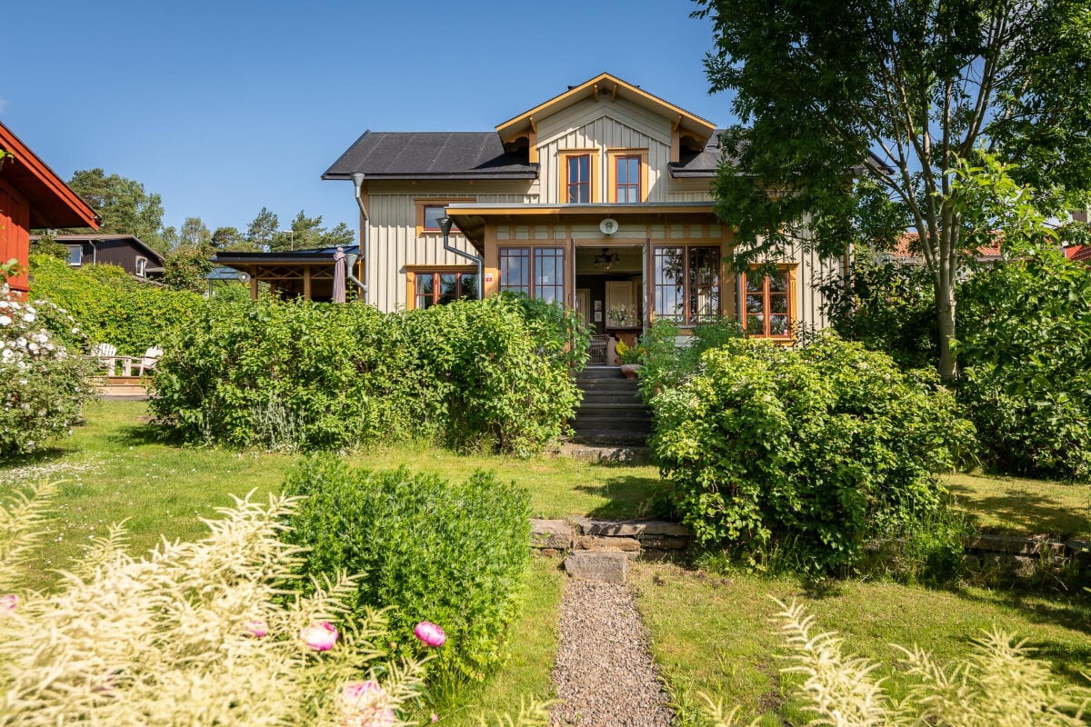 A Beautiful Historic Swedish Country House with Wallpapers 42 garden historic swedish house