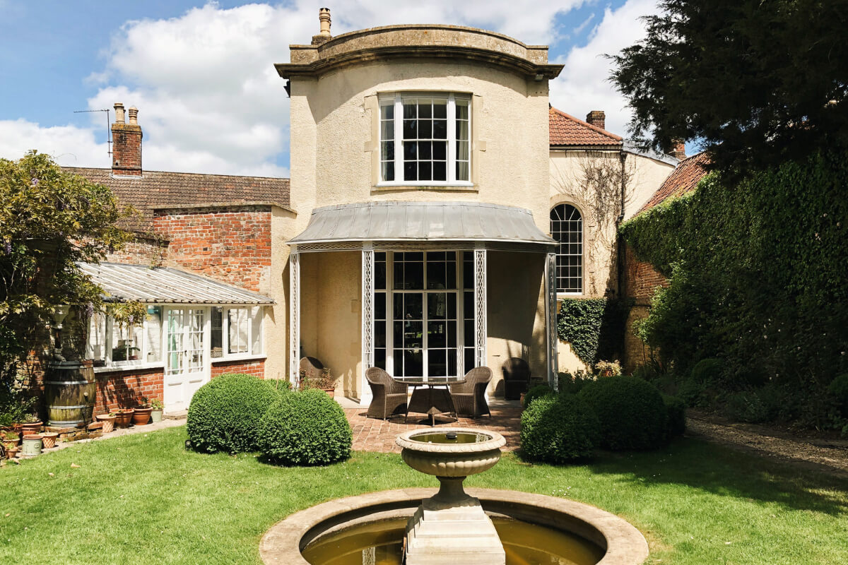 Period Features and Color in a Pretty Georgian House 25 garden rounded exterior wall