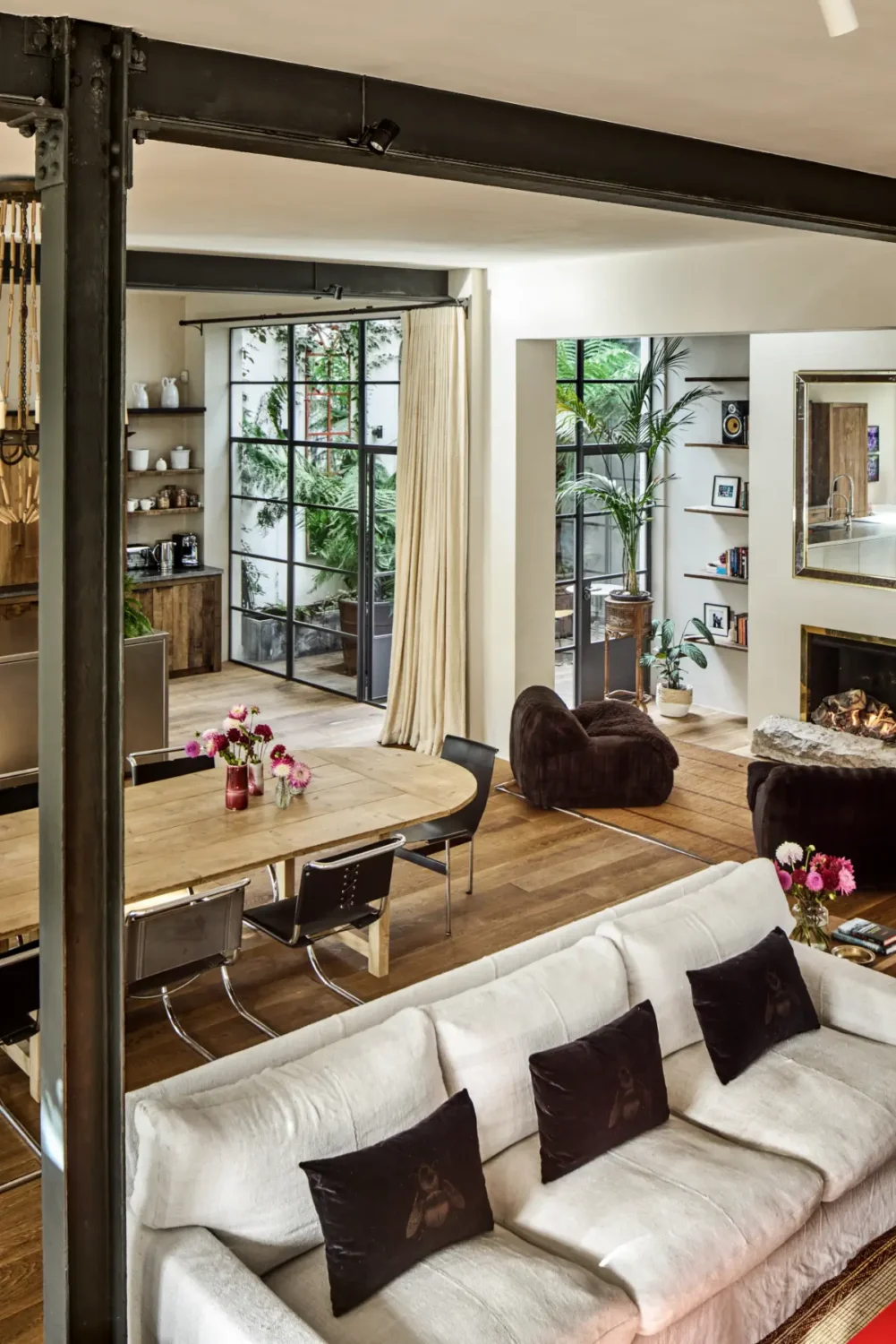 A Grand Industrial Warehouse Conversion in London 10 grand-warehouse-conversion-london6