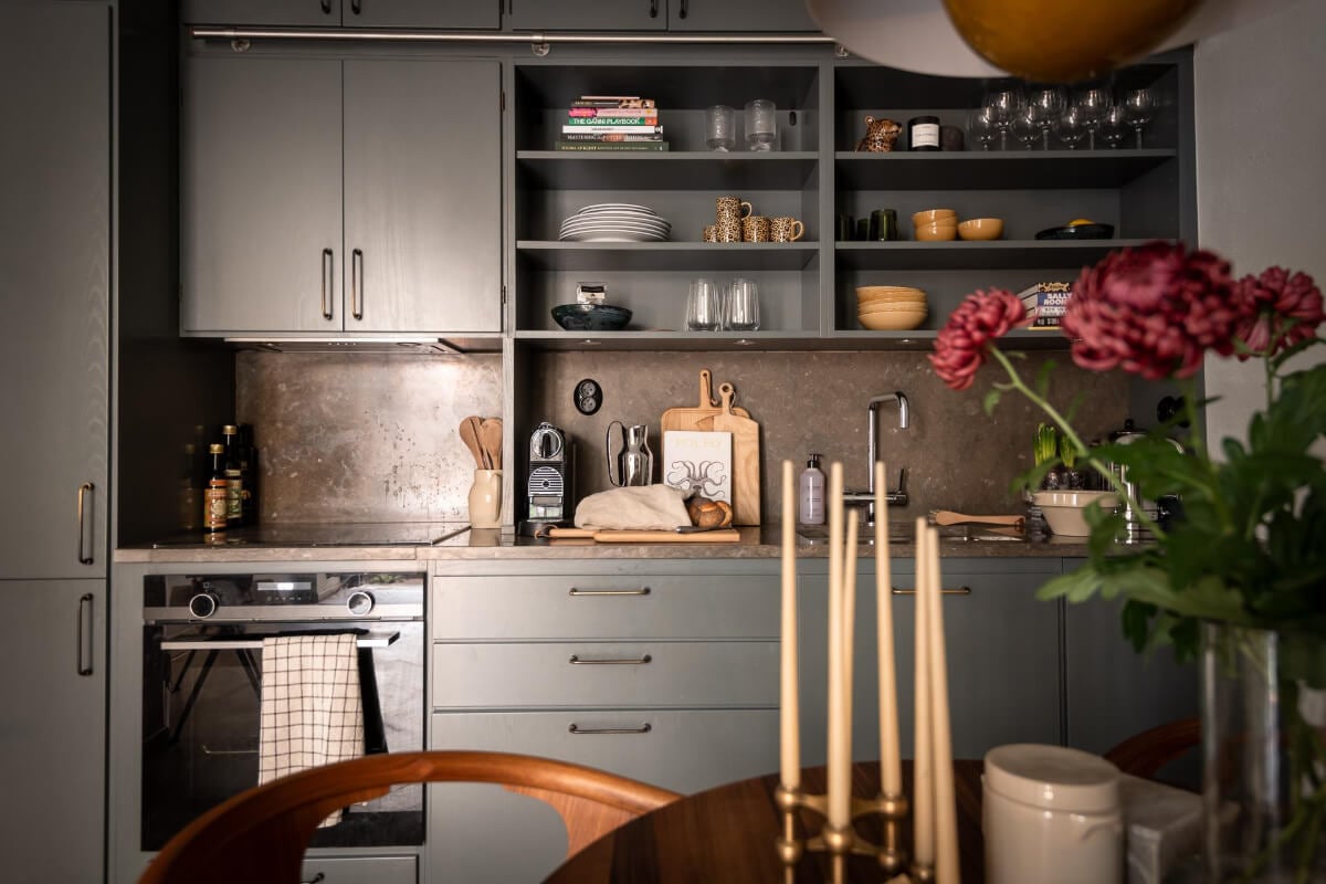 A Small Ground Floor Apartment Decorated in Gray Tones 6 gray kitchen detail