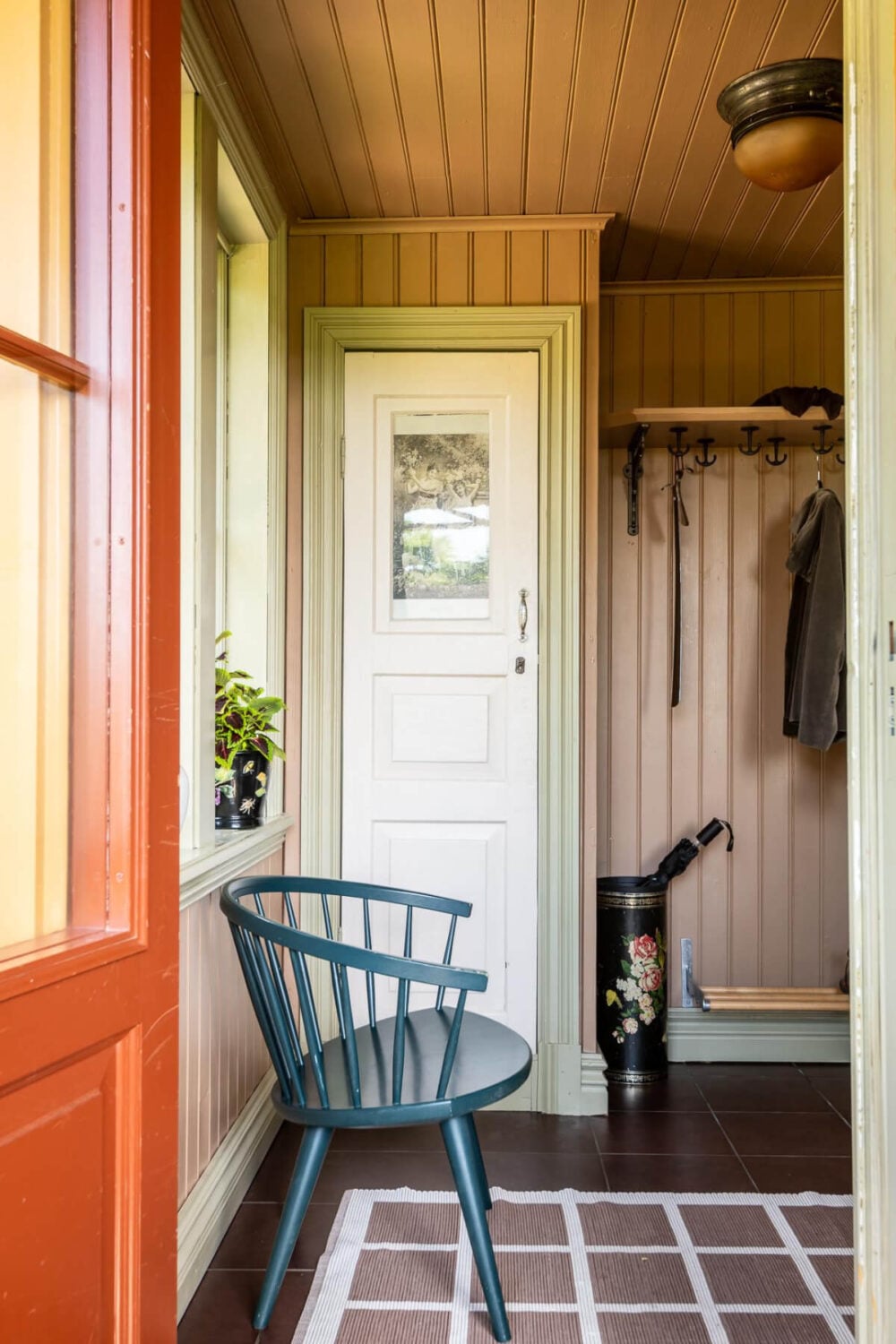 A Beautiful Historic Swedish Country House with Wallpapers 3 hall built-in wardrobe