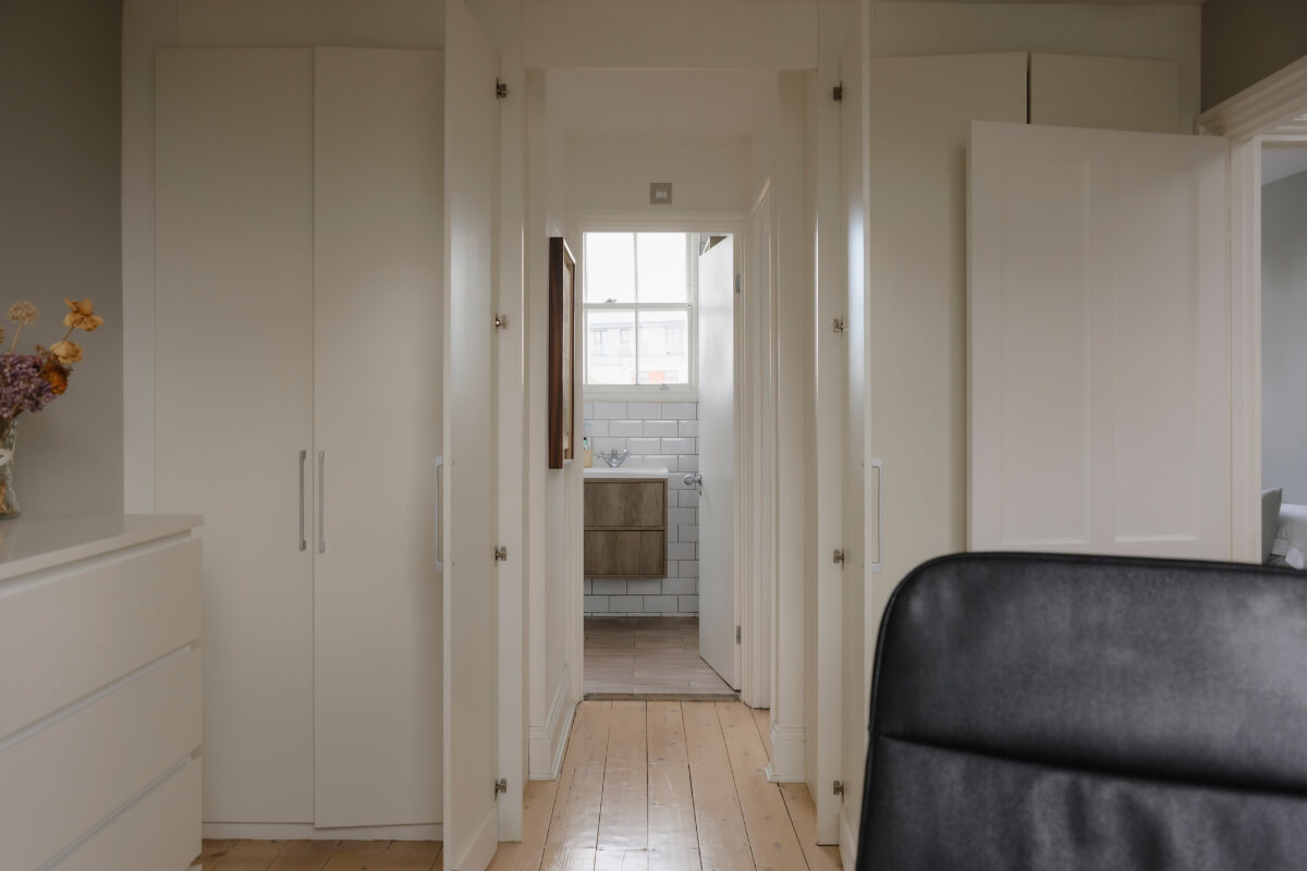 Five-Meter Glazed Garden Doors in an Expanded London Home 26 home office built in cabinets