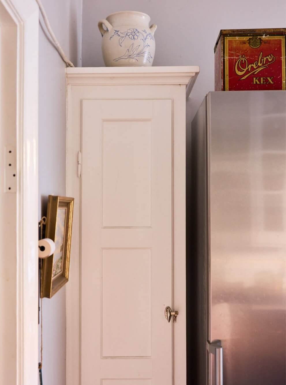 A Charming Apartment with Period Details in Malmö 15 kitchen cabinet