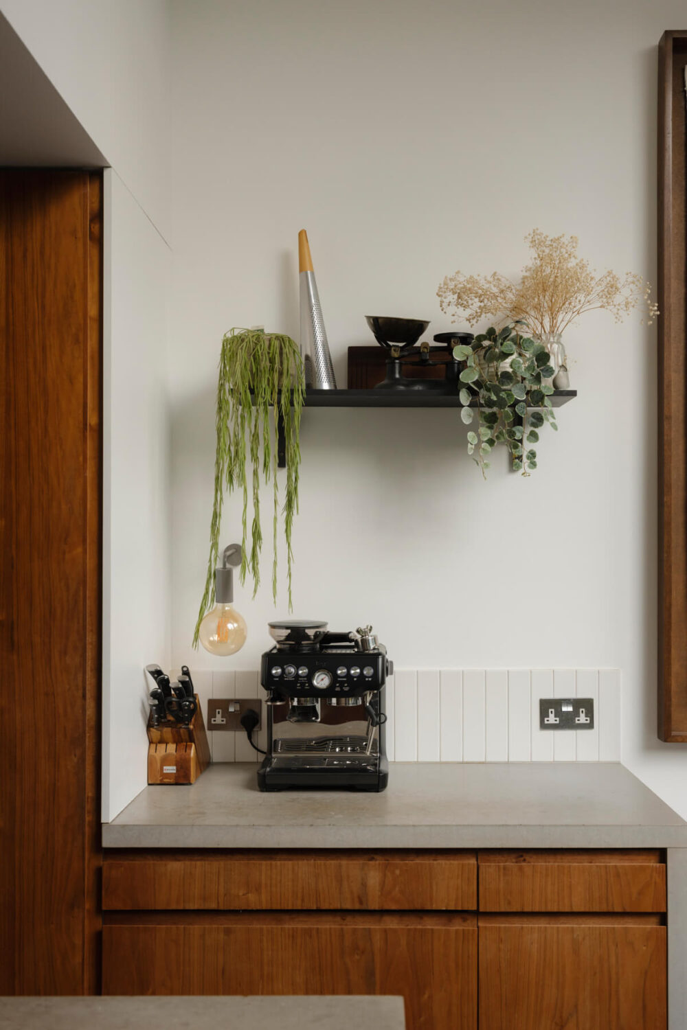 Five-Meter Glazed Garden Doors in an Expanded London Home 7 kitchen concrete worktop
