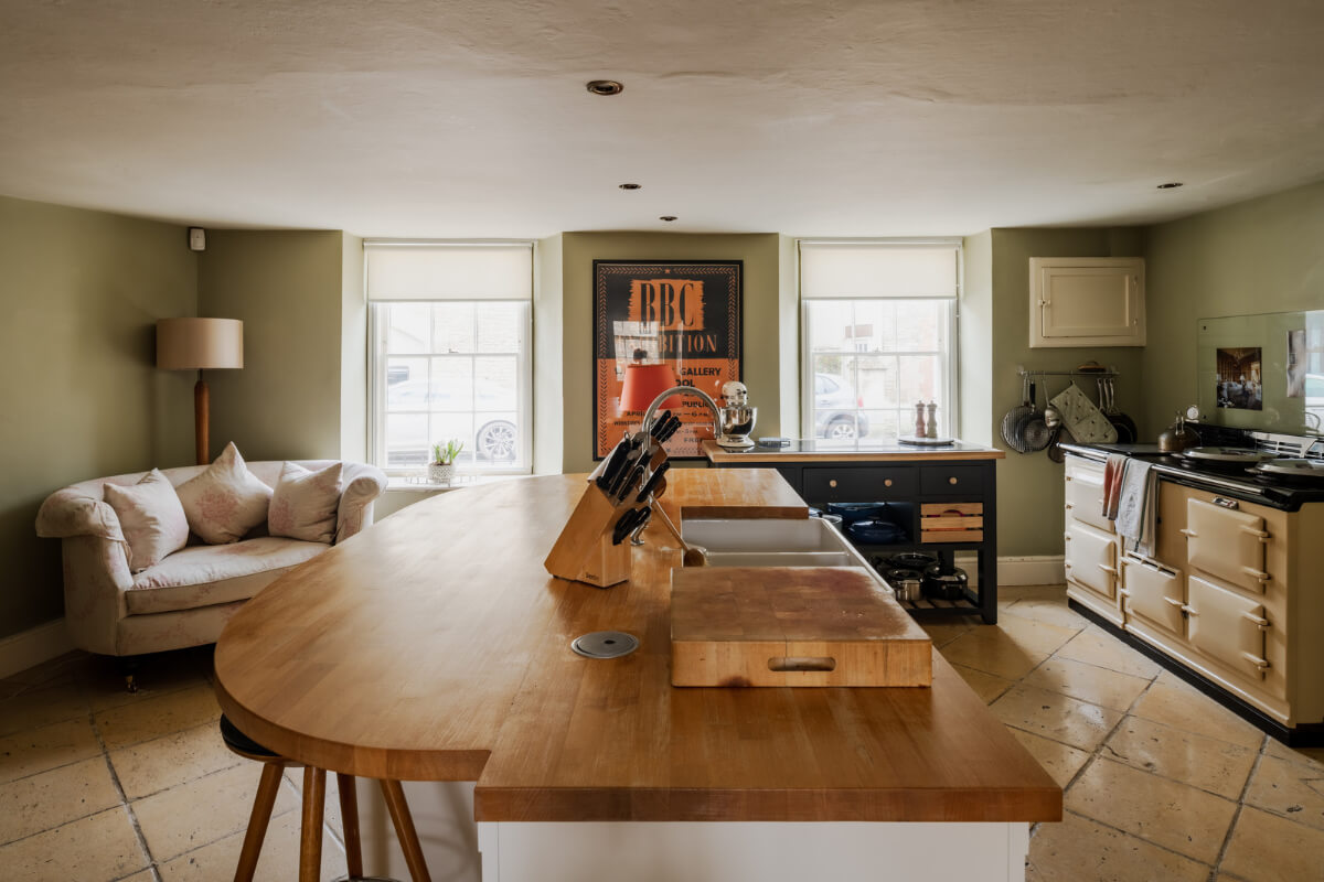 Period Features and Color in a Pretty Georgian House 6 kitchen green walls breakfast bar