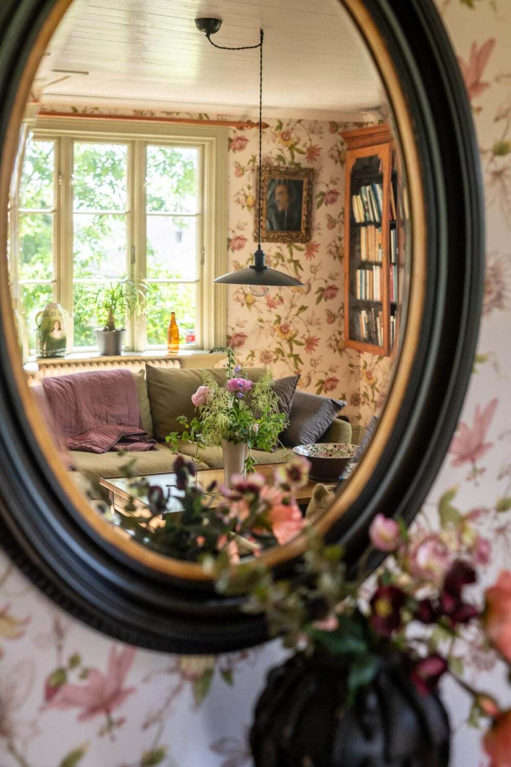 A Beautiful Historic Swedish Country House with Wallpapers 22 living room detail