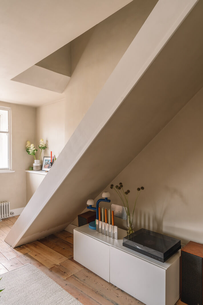 Contemporary Interiors in a Georgian Duplex Apartment in London 3 living room detail