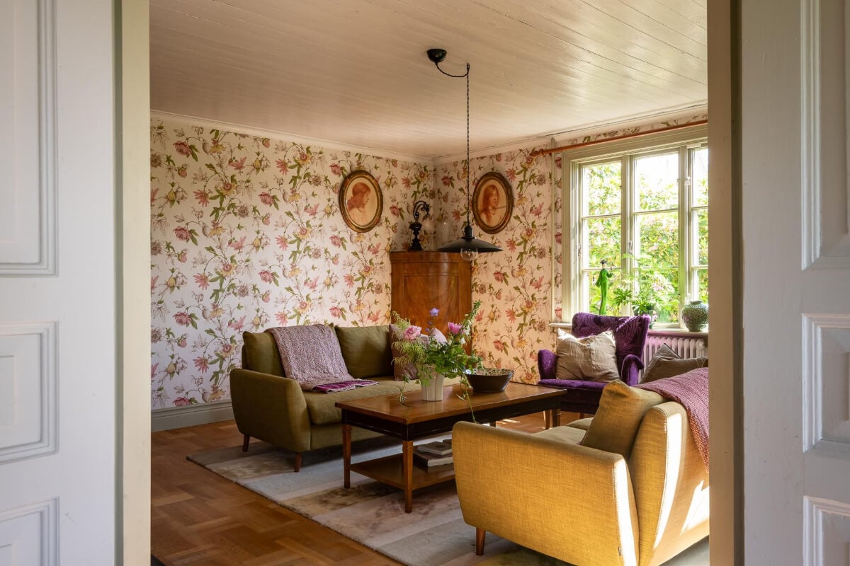 A Beautiful Historic Swedish Country House with Wallpapers 20 living room parquet floor floral wallpaper