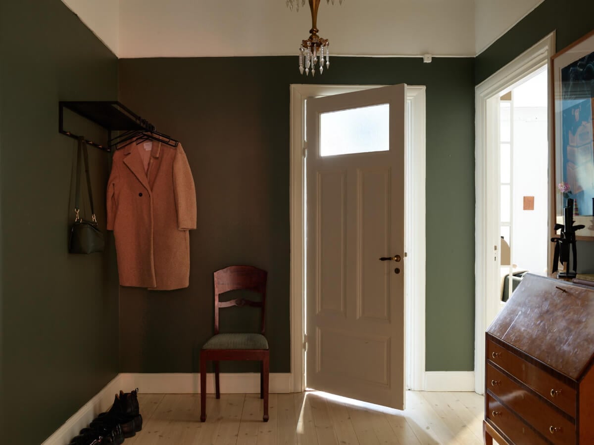 A Two-Bedroom Apartment with a Charming Bathroom 21 moody hall 1 A Two-Bedroom Apartment with a Charming Bathroom