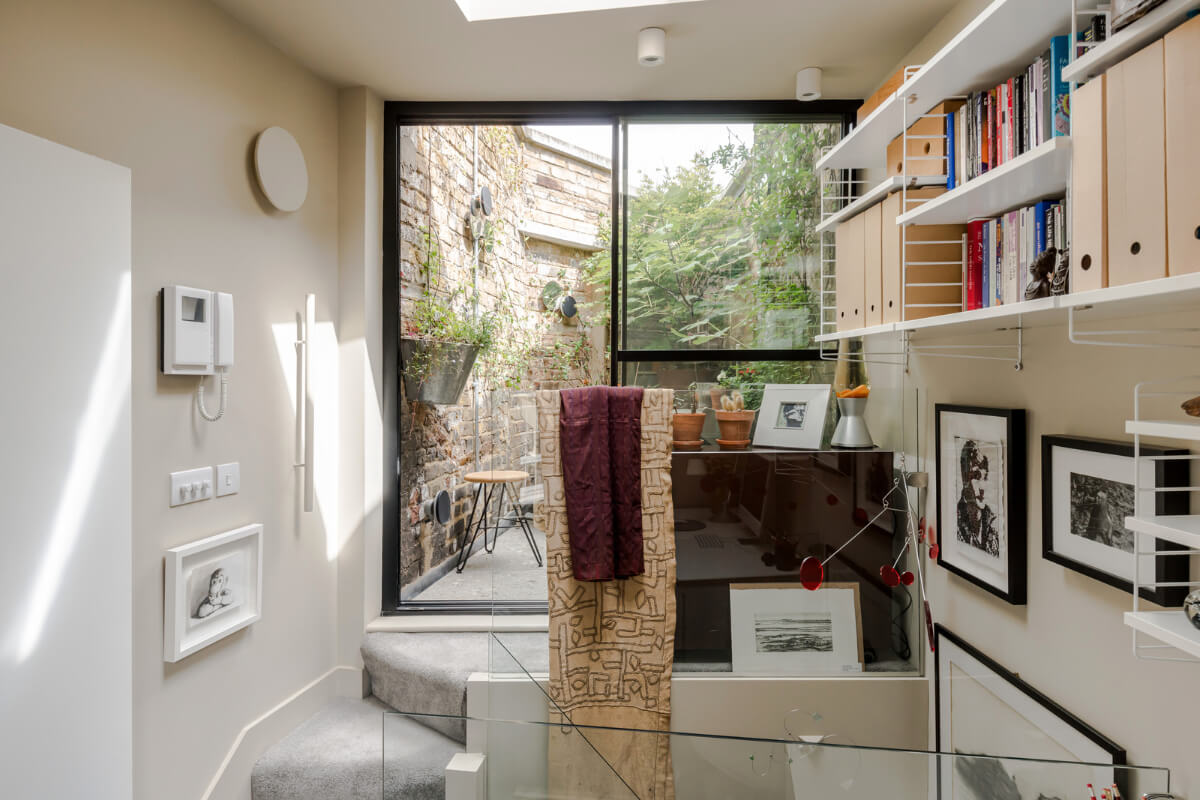 A Narrow Five-Story House with a Roof Garden in London's Clerkenwell 17 narrow house london roof terrace