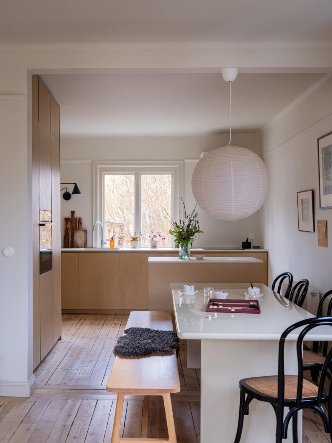 A 1920s Villa Pairs Modern Design and Period Features 7 open plan kitchen dining space