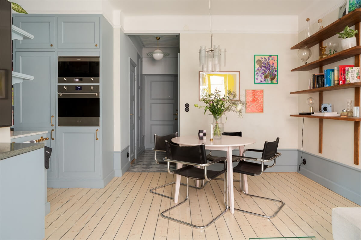A Small Stockholm Apartment with a Blue Shaker Kitchen 7 open-plan living room kitchen blue-gray woodwork