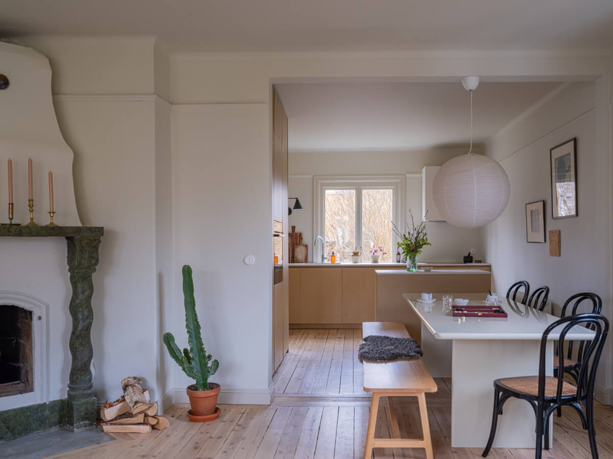 A 1920s Villa Pairs Modern Design and Period Features 4 open plan living space dining table kitchen