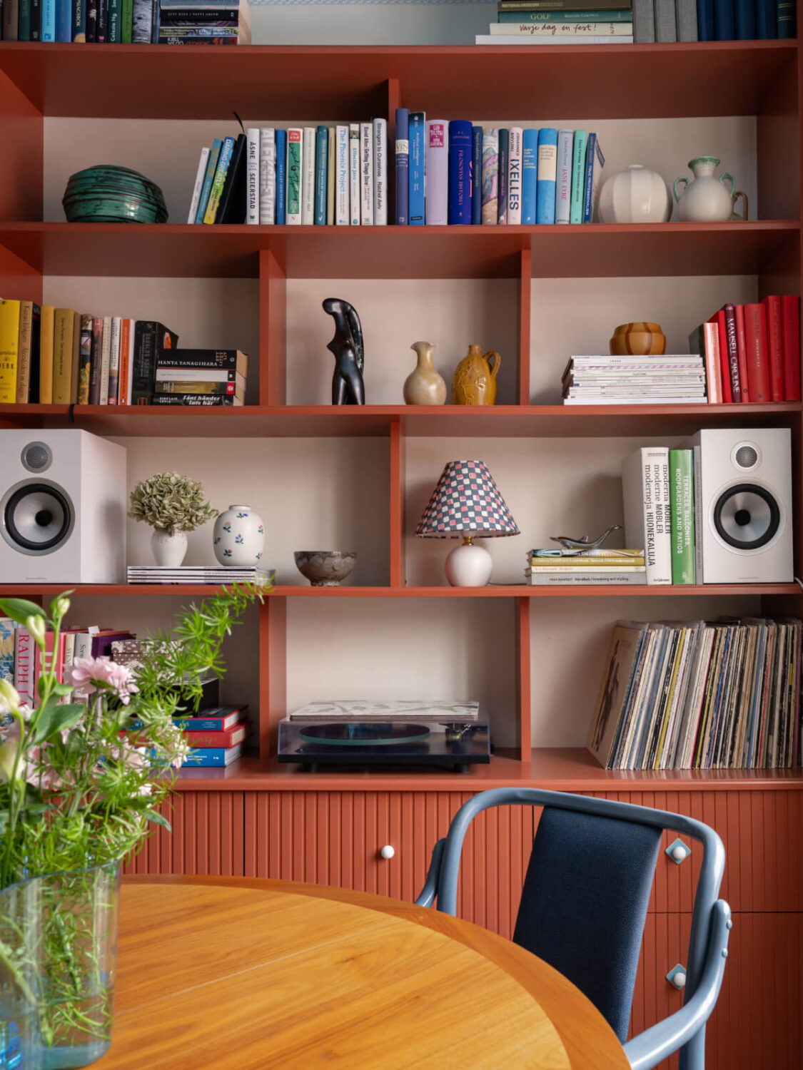 Best of 2025: Dining Rooms 12 orange-red bookcase