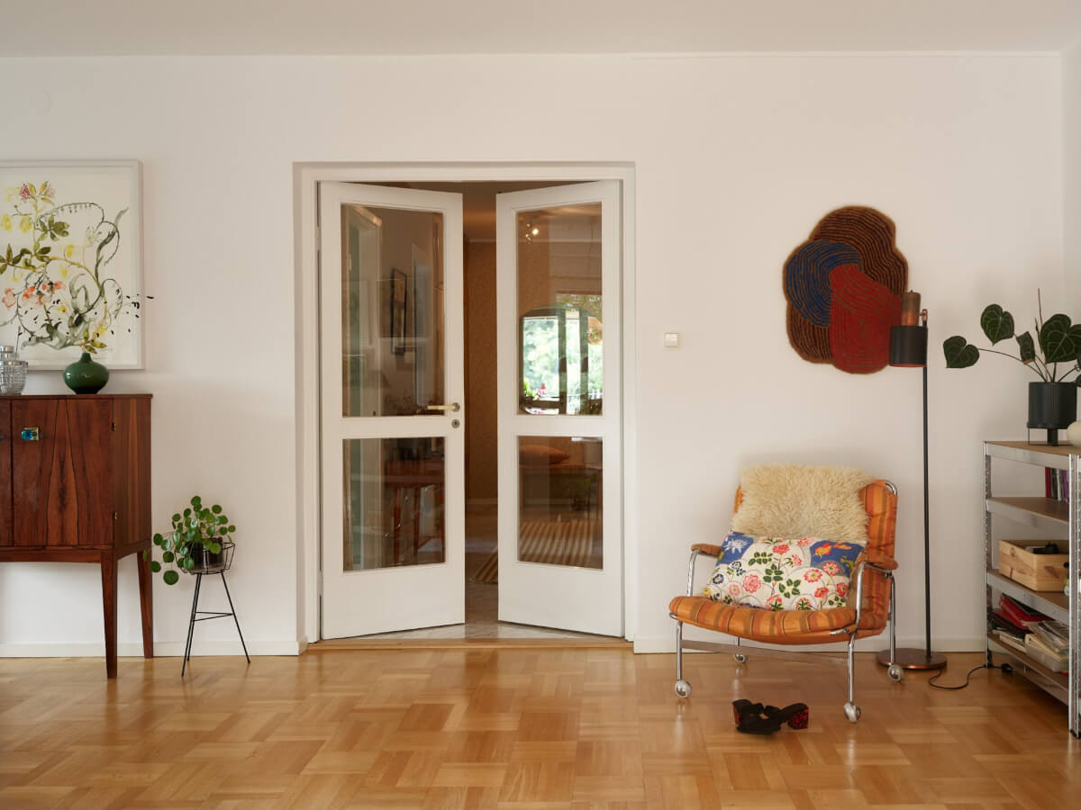 A Lovely Color Palette in a Midcentury Apartment in Sweden 8 original glass doors