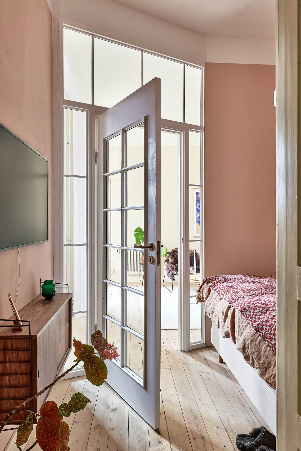 pink bedroom glass door