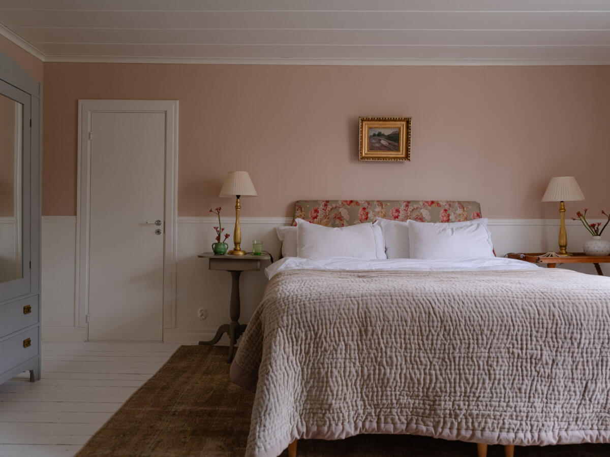 A Romantic Countryside Villa North of Stockholm 20 pink bedroom wood panels