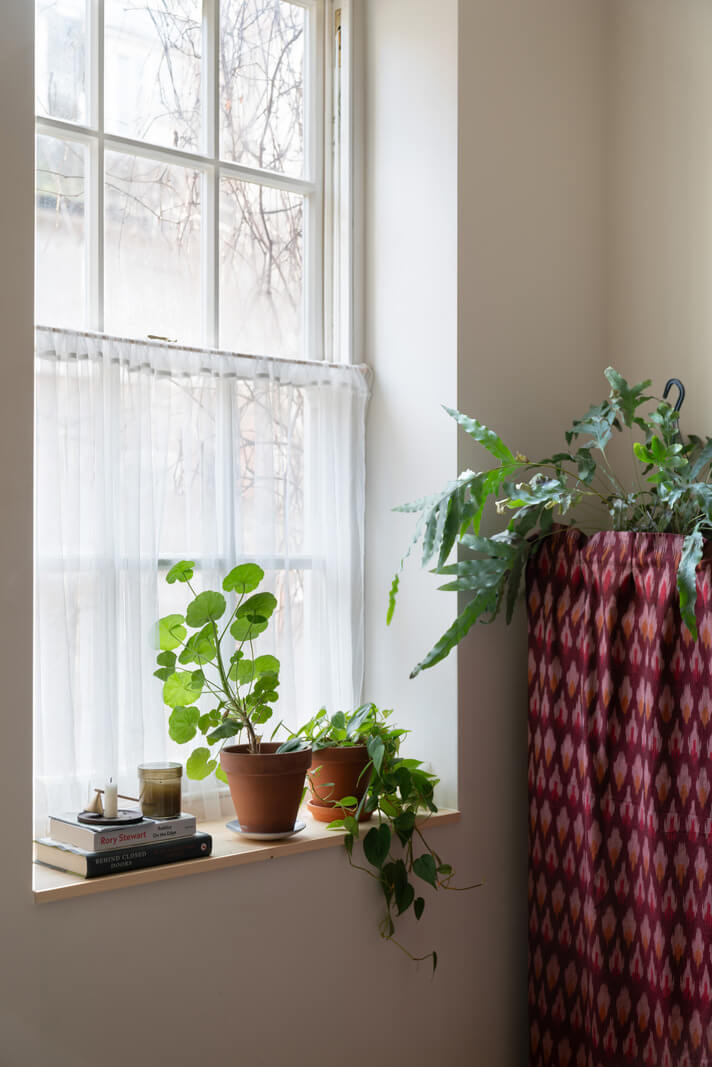 A Tiny Apartment with a Yellow Kitchen in London 5 sash window