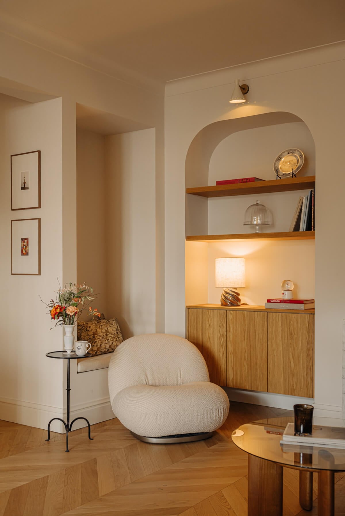 sitting room built-in bench curved niches