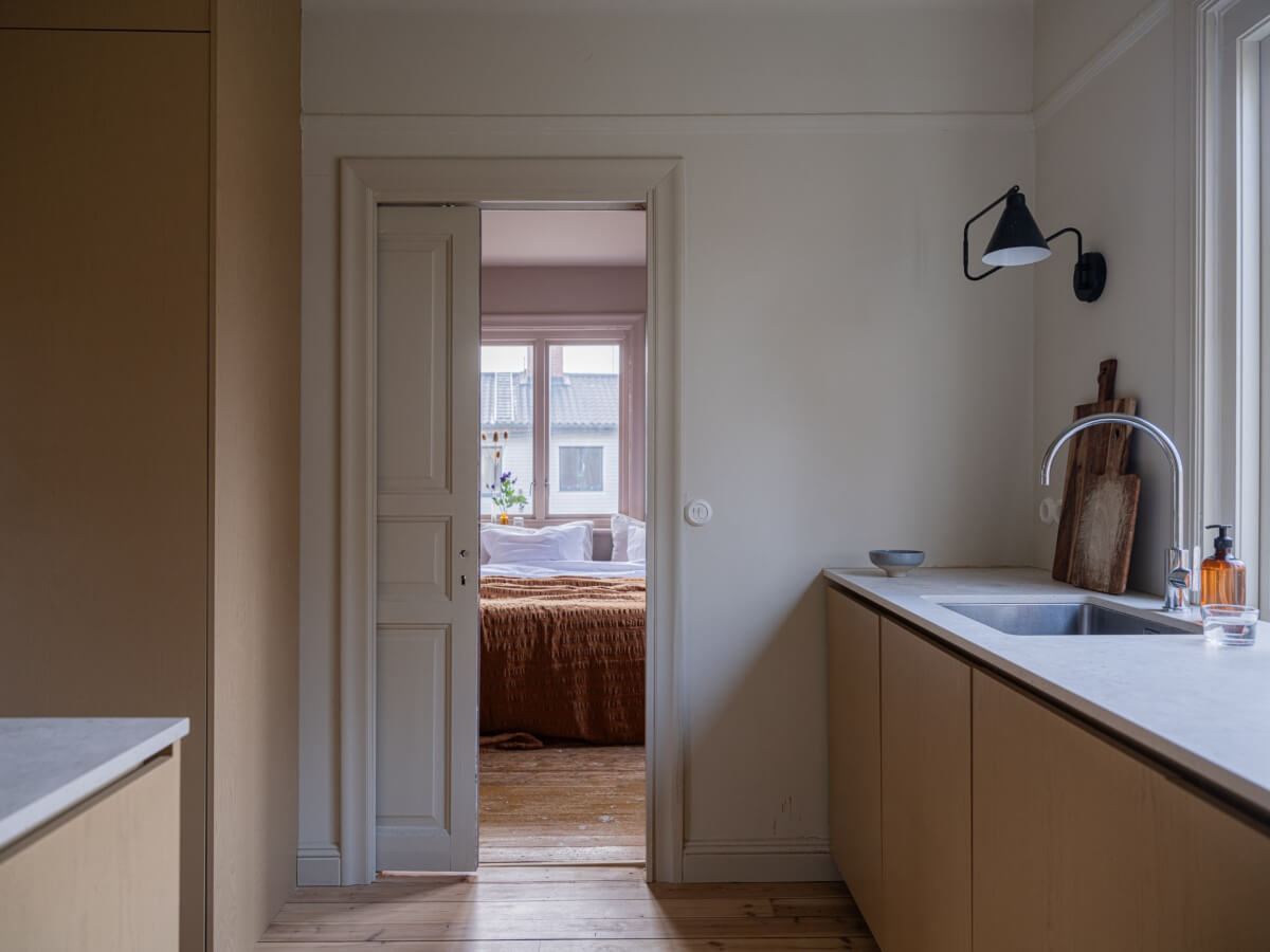 A 1920s Villa Pairs Modern Design and Period Features 10 sliding mirror door to bedroom