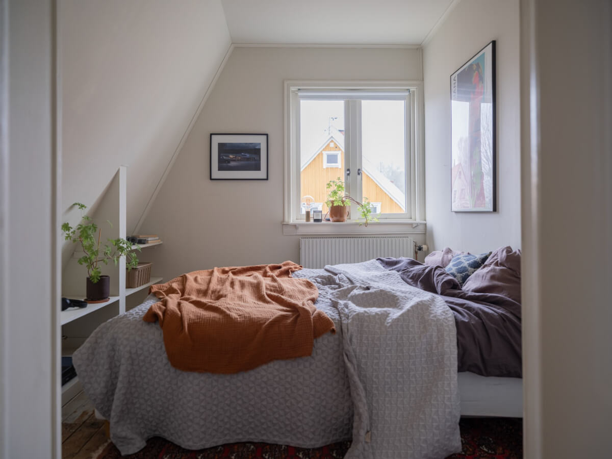 A 1920s Villa Pairs Modern Design and Period Features 30 small bedroom slanted ceiling shelves