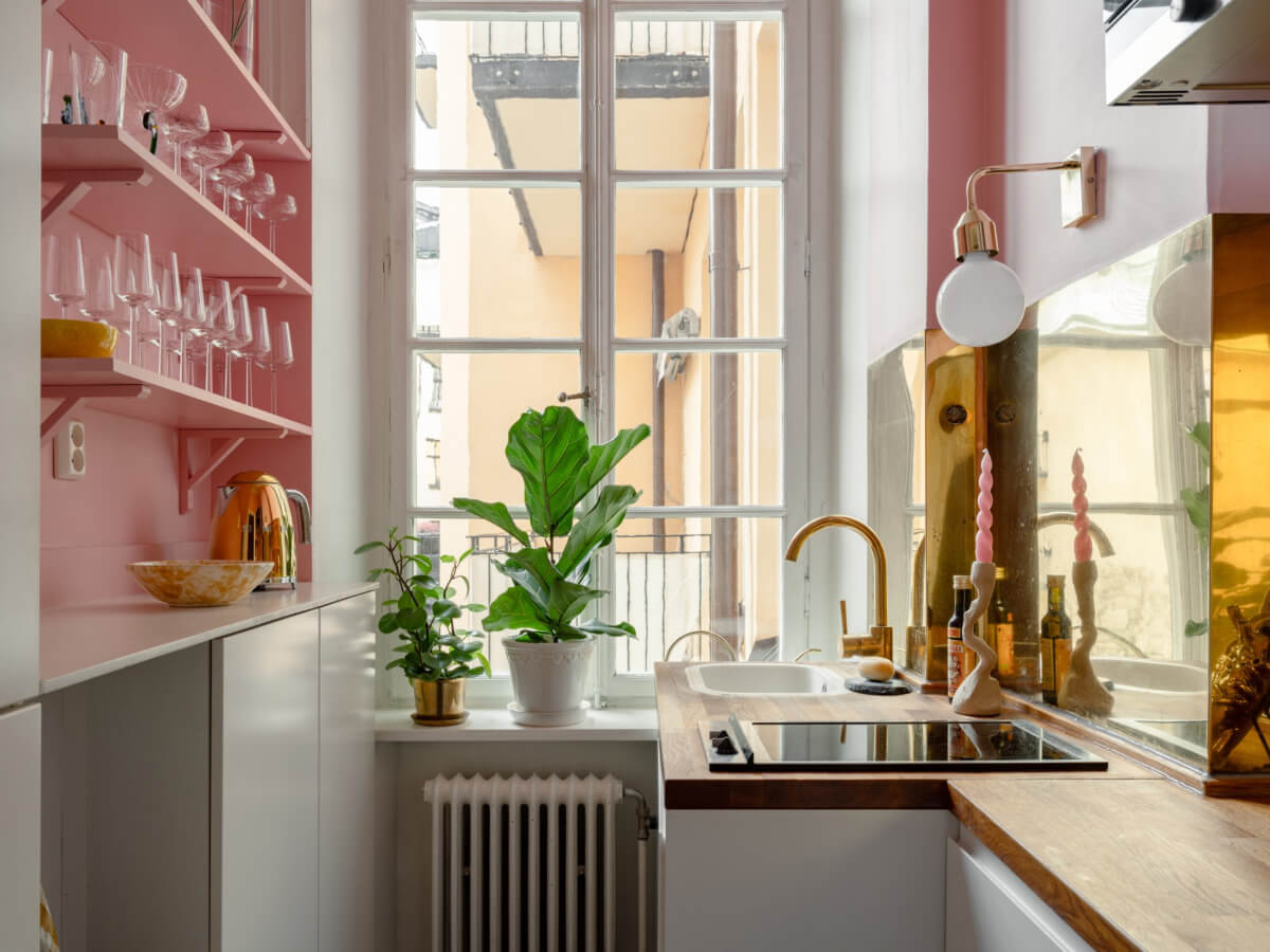 A Small Pink and Blue Apartment with High Ceilings in Stockholm 15 small kitchen pink wall shelves