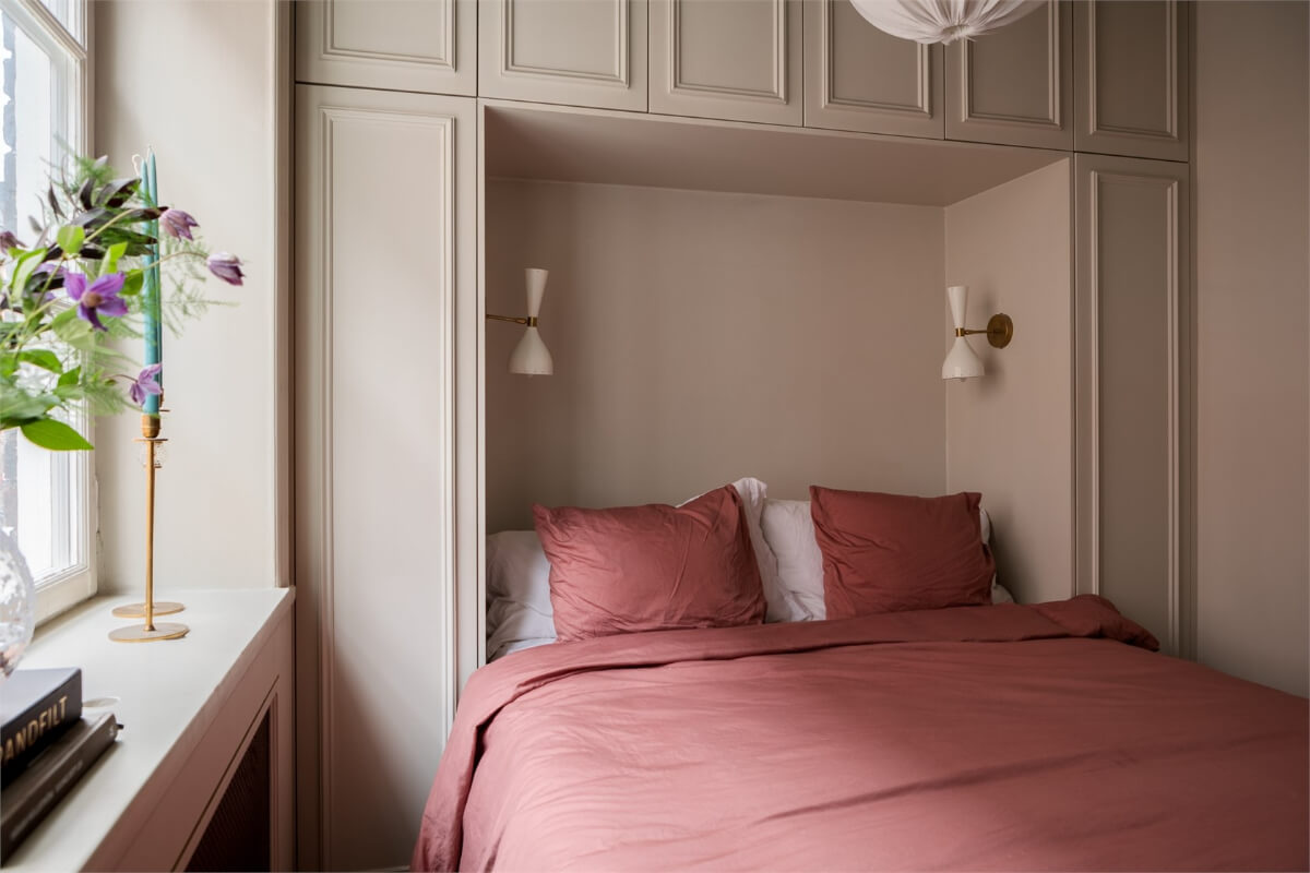 A Small Stockholm Apartment with a Blue Shaker Kitchen 18 small neutral colored bedroom