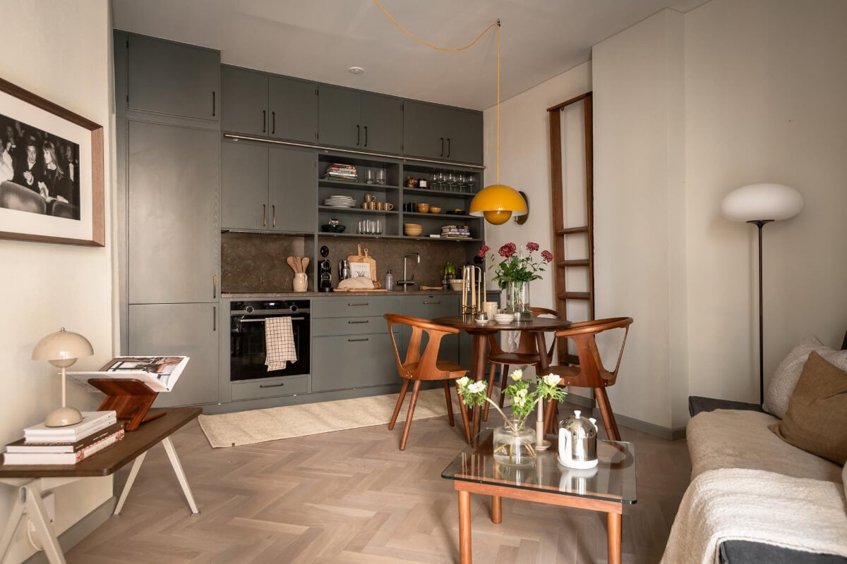 A Small Ground Floor Apartment Decorated in Gray Tones 1 small scandi living space