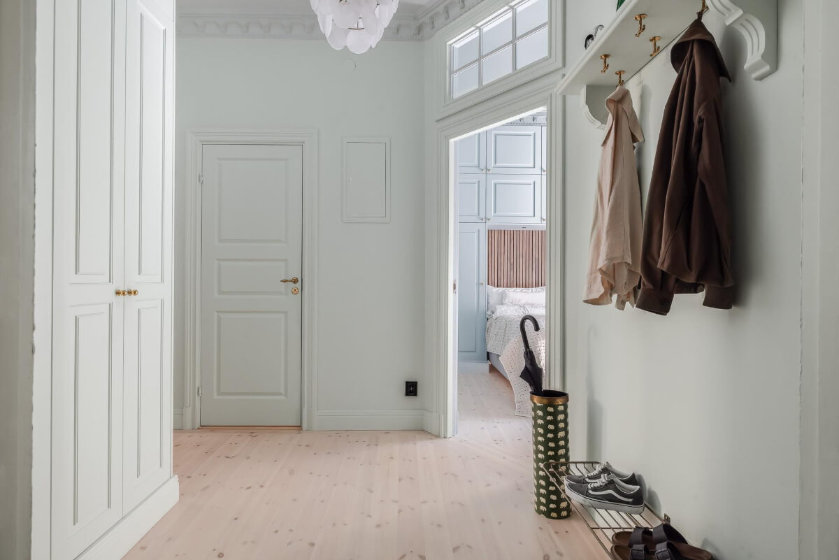 Pastel Colors and Contemporary Design in a Late 19th Century Apartment 19 spacious hall
